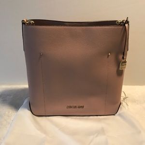 Michael Kors Bucket Tote